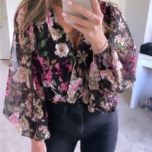 Sheer floral bodysuit 🌺